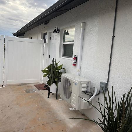 Cozy Tiny Home เคปคอรัล ภายนอก รูปภาพ